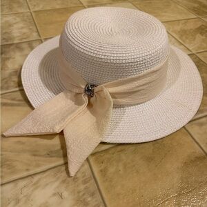 Elegant Cream Women's Hat with Bow